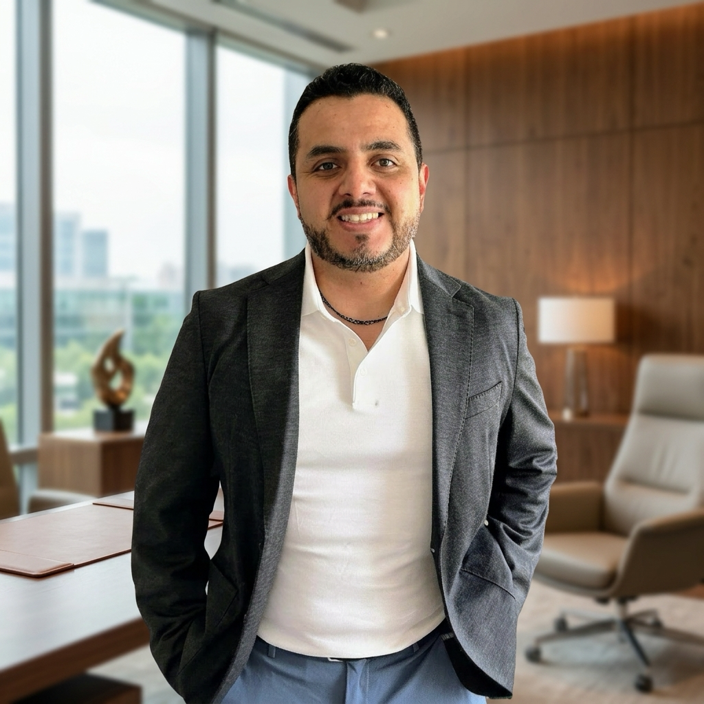 Mauro Flores, senior Data and AI executive